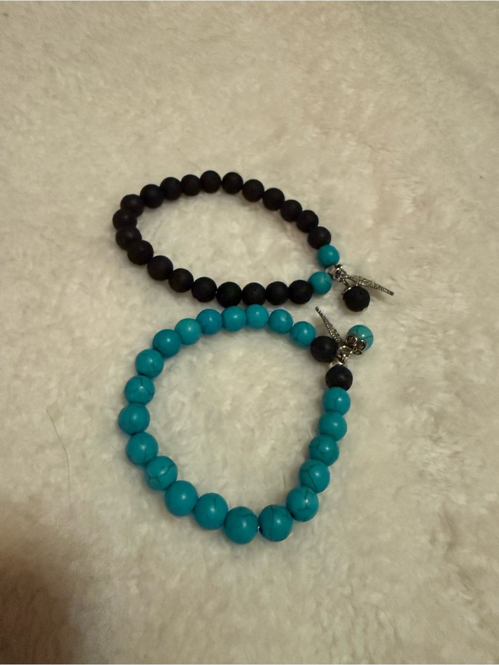 Source Unknown Turquoise and Black Beaded Bracelet Set